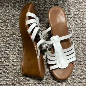 Italian shoemaker’s size 6 leather Women's White Strappy wedge Sandals